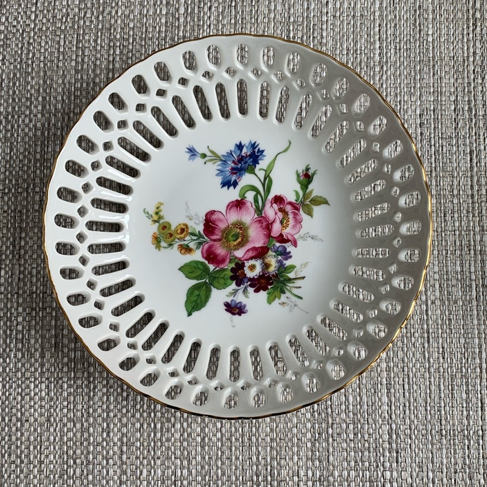 Bavarian Porcelain Bowl, Volkstedt Thüringer Handarbeit, Reticulated Bowl
